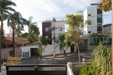 Casa à venda com 180m², 3 quartos e 2 vagas Casa à venda com 180m², 3 quartos e 2 vagasVista do Quarto 2