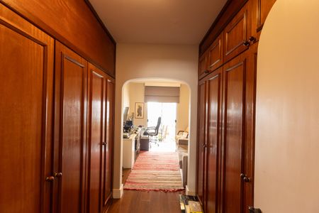 Apartamento à venda com 281m², 4 quartos e 4 vagasCorredor