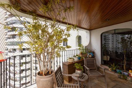 Apartamento à venda com 281m², 4 quartos e 4 vagasVaranda da Sala de Estar