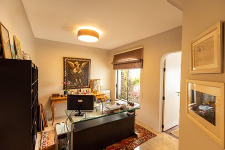 Apartamento à venda com 281m², 4 quartos e 4 vagasEscritório