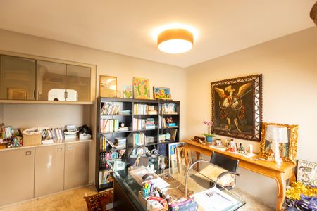 Apartamento à venda com 281m², 4 quartos e 4 vagasEscritório