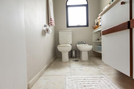 Apartamento à venda com 281m², 4 quartos e 4 vagasBanheiro da Suíte 2