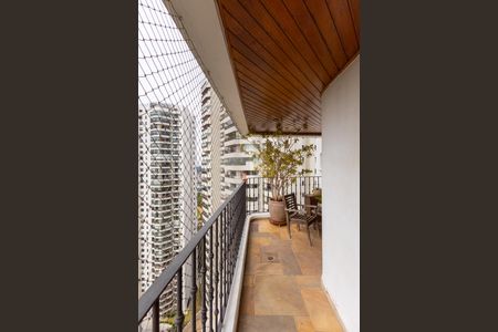 Apartamento à venda com 281m², 4 quartos e 4 vagasVaranda da Sala de Estar