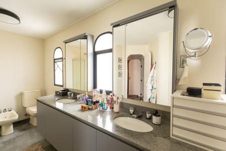 Apartamento à venda com 281m², 4 quartos e 4 vagasBanheiro da Suíte 3