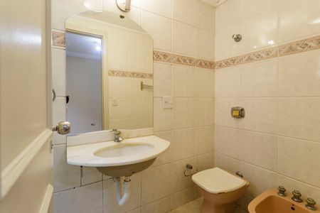 Apartamento à venda com 80m², 2 quartos e 1 vaga Apartamento à venda com 80m², 2 quartos e 1 vagaBanheiro da Suíte 2