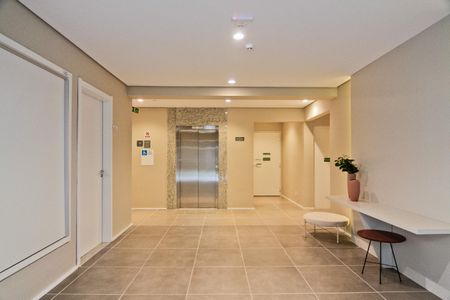 Apartamento à venda com 38m², 1 quarto e sem vaga Apartamento à venda com 38m², 1 quarto e sem vagaHall