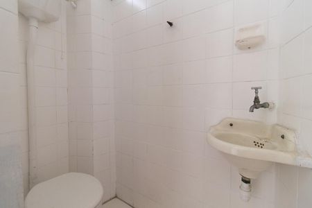 Apartamento para alugar com 100m², 3 quartos e sem vaga Apartamento para alugar com 100m², 3 quartos e sem vagaBanheiro de Serviço