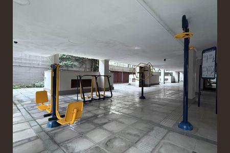 Apartamento à venda com 72m², 2 quartos e 1 vagaÁrea comum