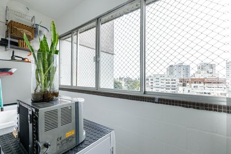 Apartamento à venda com 72m², 2 quartos e 1 vagaÁrea de Serviço