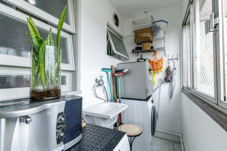 Apartamento à venda com 72m², 2 quartos e 1 vagaÁrea de Serviço