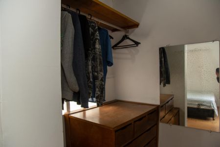 Casa à venda com 191m², 2 quartos e 2 vagas Casa à venda com 191m², 2 quartos e 2 vagasCloset da suíte