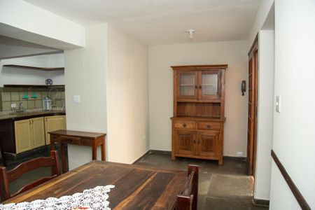 Casa à venda com 191m², 2 quartos e 2 vagas Casa à venda com 191m², 2 quartos e 2 vagasSala de Jantar