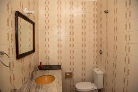 Casa à venda com 191m², 2 quartos e 2 vagas Casa à venda com 191m², 2 quartos e 2 vagasBanheiro da Suíte