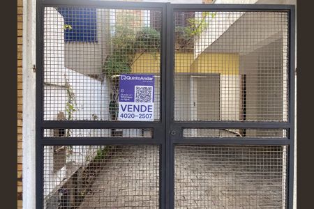 Casa à venda com 191m², 2 quartos e 2 vagas Casa à venda com 191m², 2 quartos e 2 vagasPlaca