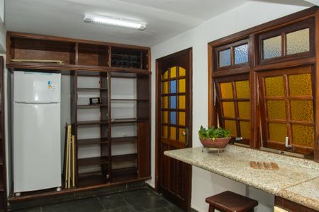 Casa à venda com 191m², 2 quartos e 2 vagas Casa à venda com 191m², 2 quartos e 2 vagasCozinha