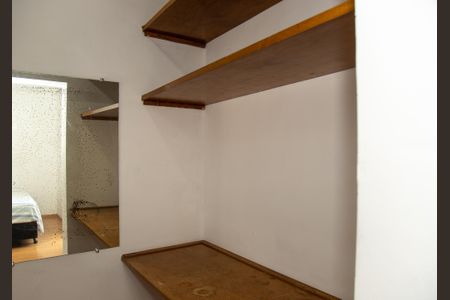 Casa à venda com 191m², 2 quartos e 2 vagas Casa à venda com 191m², 2 quartos e 2 vagasCloset da suíte