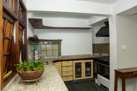 Casa à venda com 191m², 2 quartos e 2 vagas Casa à venda com 191m², 2 quartos e 2 vagasCozinha