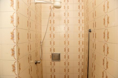 Casa à venda com 191m², 2 quartos e 2 vagas Casa à venda com 191m², 2 quartos e 2 vagasBanheiro da Suíte