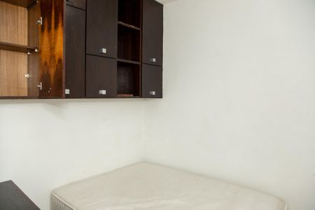 Casa à venda com 191m², 2 quartos e 2 vagas Casa à venda com 191m², 2 quartos e 2 vagasQuarto de Serviço