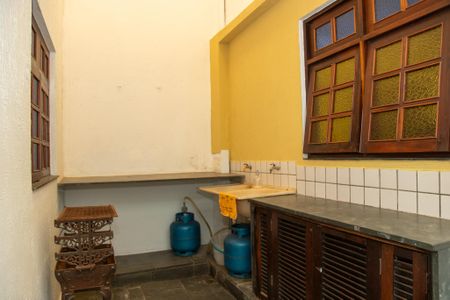 Casa à venda com 191m², 2 quartos e 2 vagas Casa à venda com 191m², 2 quartos e 2 vagasÁrea de Serviço