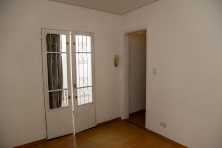 Casa à venda com 191m², 2 quartos e 2 vagas Casa à venda com 191m², 2 quartos e 2 vagasÁrea comum