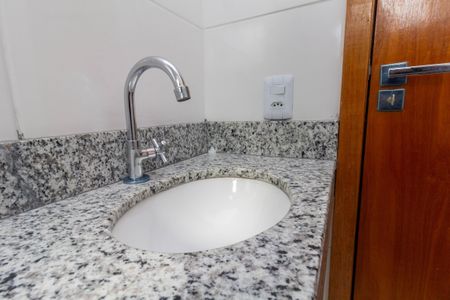 Apartamento à venda com 55m², 2 quartos e sem vaga Apartamento à venda com 55m², 2 quartos e sem vagaBanheiro