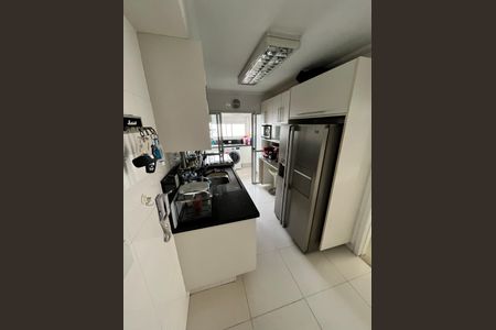 Apartamento à venda com 103m², 2 quartos e 2 vagas Apartamento à venda com 103m², 2 quartos e 2 vagasCozinha