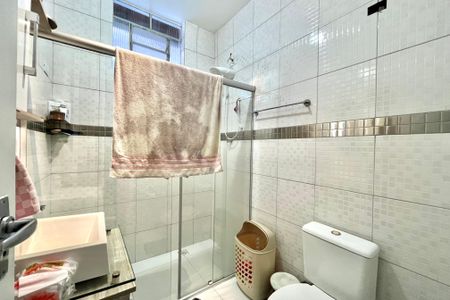 Casa à venda com 190m², 3 quartos e 2 vagas Casa à venda com 190m², 3 quartos e 2 vagasBanheiro da Suíte