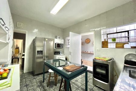 Casa à venda com 190m², 3 quartos e 2 vagas Casa à venda com 190m², 3 quartos e 2 vagasCozinha