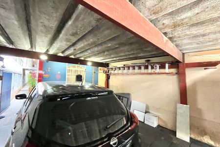 Casa à venda com 190m², 3 quartos e 2 vagas Casa à venda com 190m², 3 quartos e 2 vagasGaragem