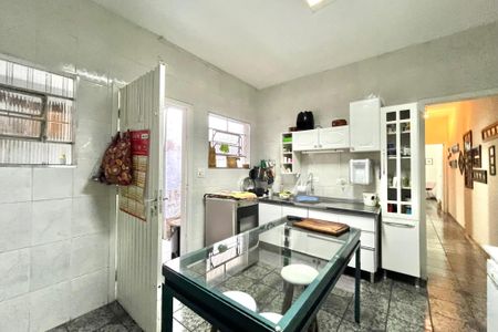 Casa à venda com 190m², 3 quartos e 2 vagas Casa à venda com 190m², 3 quartos e 2 vagasCozinha