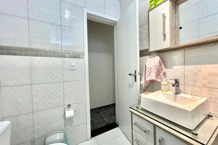Casa à venda com 190m², 3 quartos e 2 vagas Casa à venda com 190m², 3 quartos e 2 vagasBanheiro da Suíte