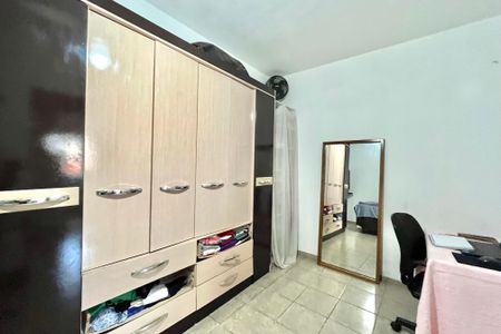 Casa à venda com 190m², 3 quartos e 2 vagas Casa à venda com 190m², 3 quartos e 2 vagasEdícula
