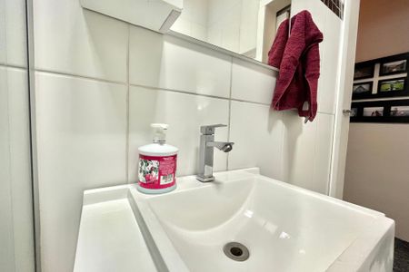 Casa à venda com 190m², 3 quartos e 2 vagas Casa à venda com 190m², 3 quartos e 2 vagasBanheiro Social