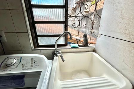Casa à venda com 190m², 3 quartos e 2 vagas Casa à venda com 190m², 3 quartos e 2 vagasEdícula