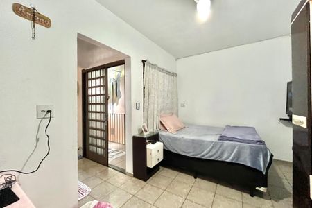 Casa à venda com 190m², 3 quartos e 2 vagas Casa à venda com 190m², 3 quartos e 2 vagasEdícula