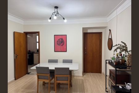 Apartamento à venda com 103m², 4 quartos e 1 vaga Apartamento à venda com 103m², 4 quartos e 1 vagaSala
