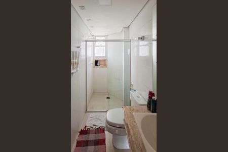 Apartamento à venda com 140m², 4 quartos e 2 vagas Apartamento à venda com 140m², 4 quartos e 2 vagasBanheiro da Suíte