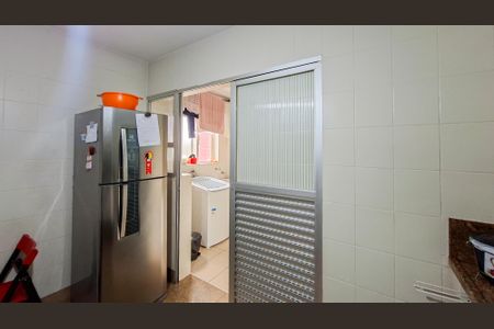 Apartamento à venda com 140m², 4 quartos e 2 vagas Apartamento à venda com 140m², 4 quartos e 2 vagasCozinha e Área de Serviço