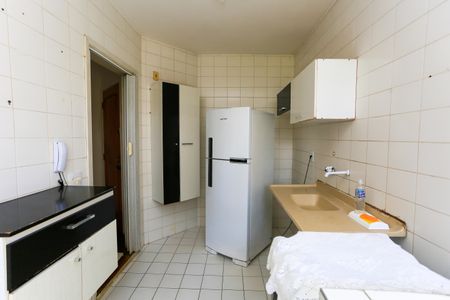 Apartamento à venda com 56m², 2 quartos e 1 vaga Apartamento à venda com 56m², 2 quartos e 1 vagaCozinha