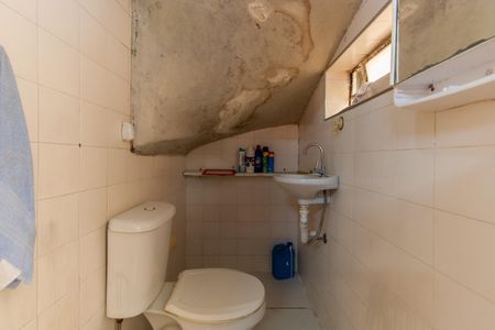 Casa à venda com 220m², 2 quartos e 4 vagas Casa à venda com 220m², 2 quartos e 4 vagasCasa 2 - Banheiro