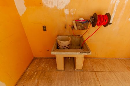 Casa à venda com 220m², 2 quartos e 4 vagas Casa à venda com 220m², 2 quartos e 4 vagasÁrea de Serviço