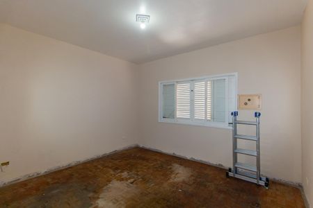 Casa à venda com 220m², 2 quartos e 4 vagas Casa à venda com 220m², 2 quartos e 4 vagasQuarto 2