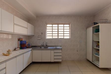 Casa à venda com 220m², 2 quartos e 4 vagas Casa à venda com 220m², 2 quartos e 4 vagasCozinha