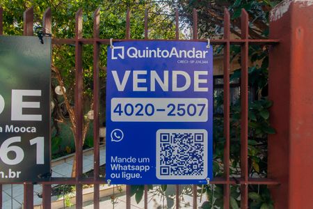 Casa à venda com 220m², 2 quartos e 4 vagas Casa à venda com 220m², 2 quartos e 4 vagasPlaca Instalada