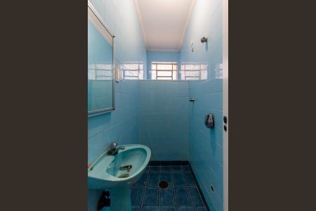 Casa à venda com 220m², 2 quartos e 4 vagas Casa à venda com 220m², 2 quartos e 4 vagasBanheiro 3