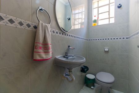 Casa à venda com 220m², 2 quartos e 4 vagas Casa à venda com 220m², 2 quartos e 4 vagasLavabo