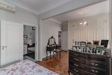 Apartamento à venda com 270m², 5 quartos e 1 vagaSuíte