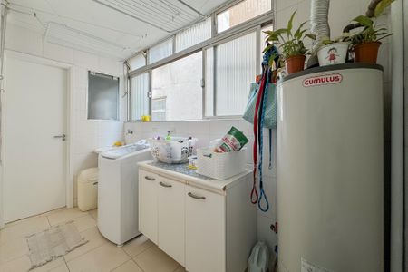 Apartamento à venda com 200m², 3 quartos e 1 vaga Apartamento à venda com 200m², 3 quartos e 1 vagaÁrea de Serviço