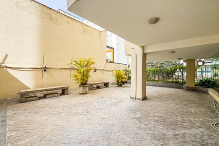 Apartamento à venda com 200m², 3 quartos e 1 vaga Apartamento à venda com 200m², 3 quartos e 1 vagaÁrea comum